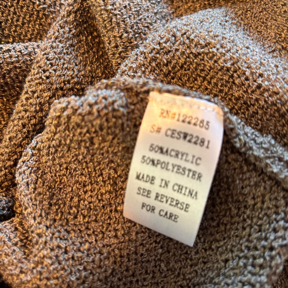 Sweater size M/L - Picture 5 of 5